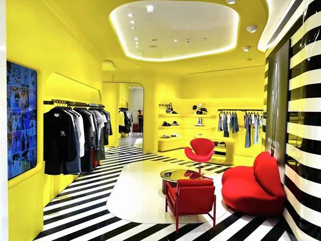 道具品牌展示-MISS SIXTY成都IFS廣場店